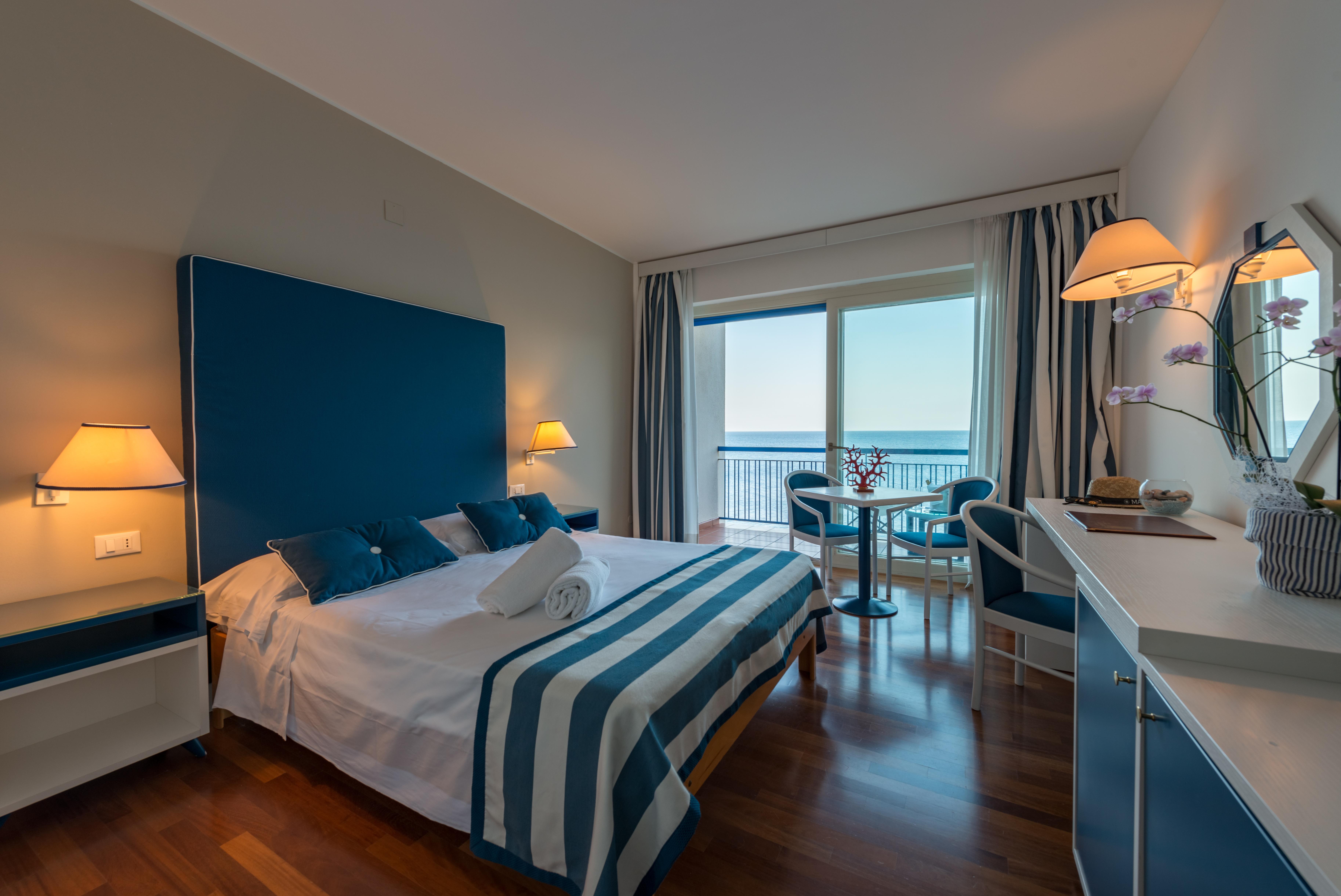 Splendid Hotel La Torre Мондело Екстериор снимка