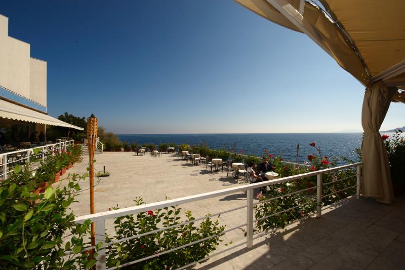 Splendid Hotel La Torre Мондело Екстериор снимка